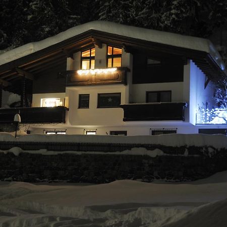Haus Fischer Pettneu am Arlberg Buitenkant foto