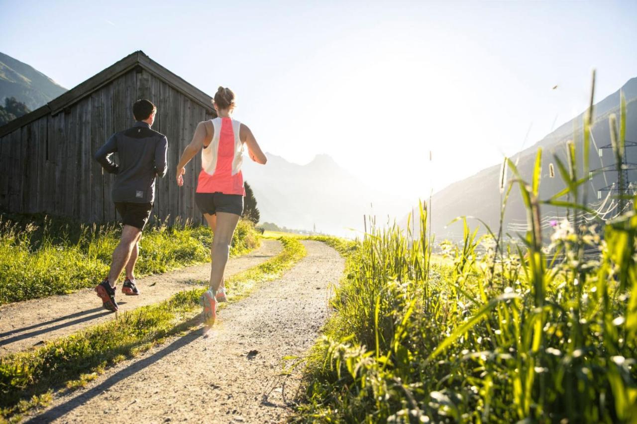 Haus Fischer Pettneu am Arlberg Buitenkant foto